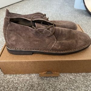 Men’s Mossimo size 13 brown suede chukka boots.